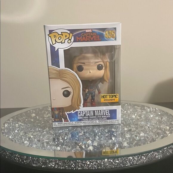 Funko Pop! Captain Marvel #435 Hot Topic Exclusive collectible toy figurine - Picture 1 of 4